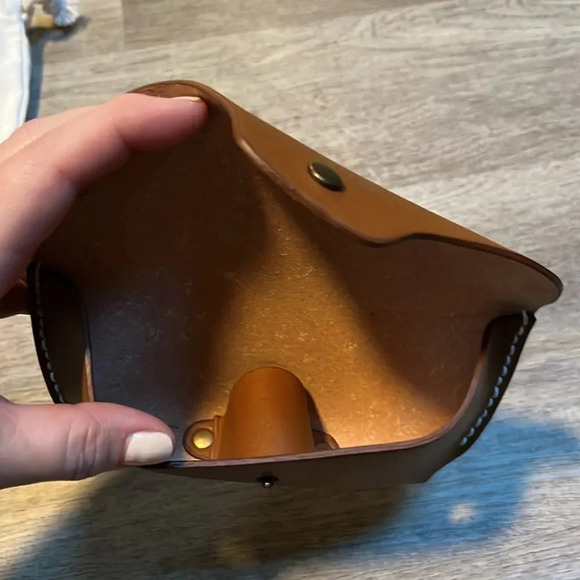 Bajio Calda women’s polarized sunglasses with leather case and carry bag - green - Picture 3 of 9